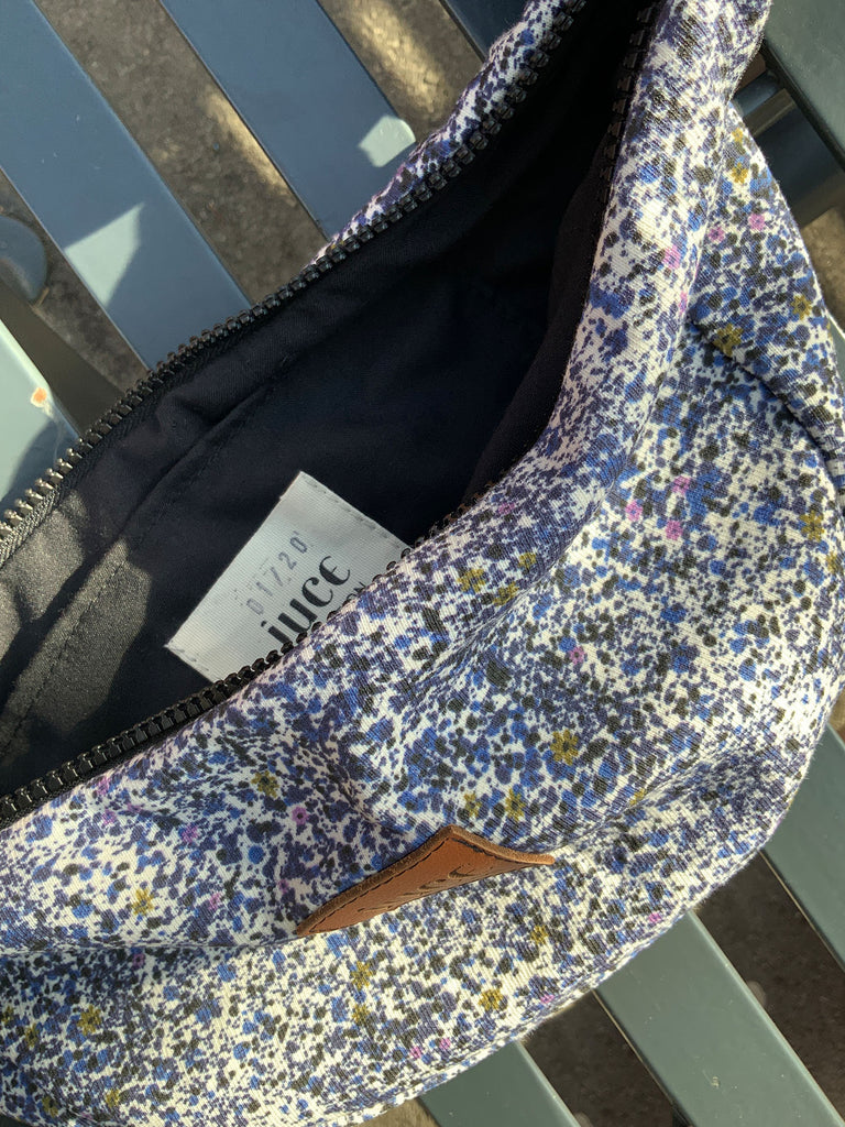 JUCE collection _ Sac banane LUNA imprimé Grès bleu