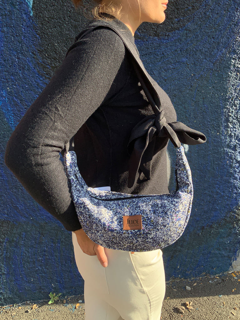 JUCE collection _ Sac banane LUNA imprimé Grès bleu